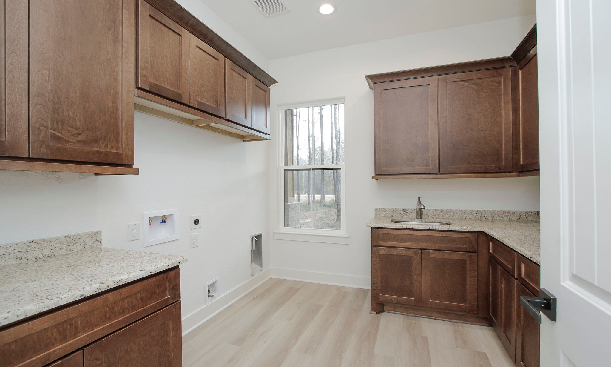 28-web-or-mls-505-queen-anne-wy